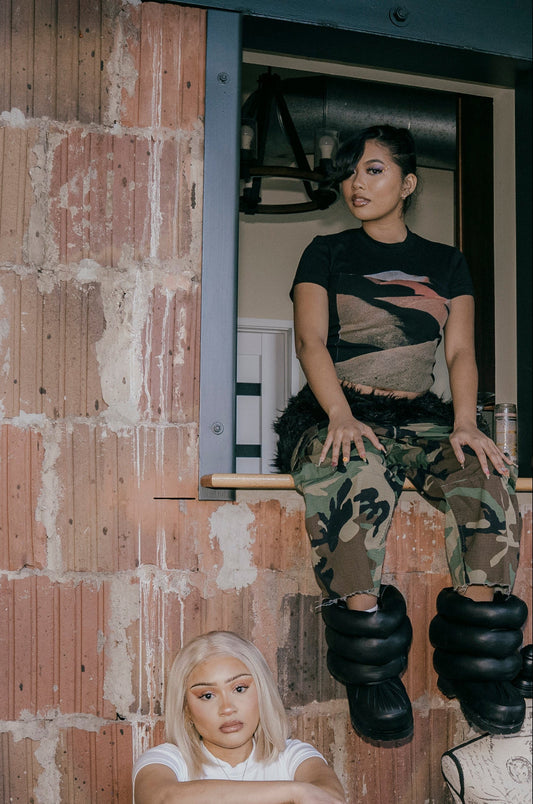 (M)OUNTAIN CREWNECK TOP