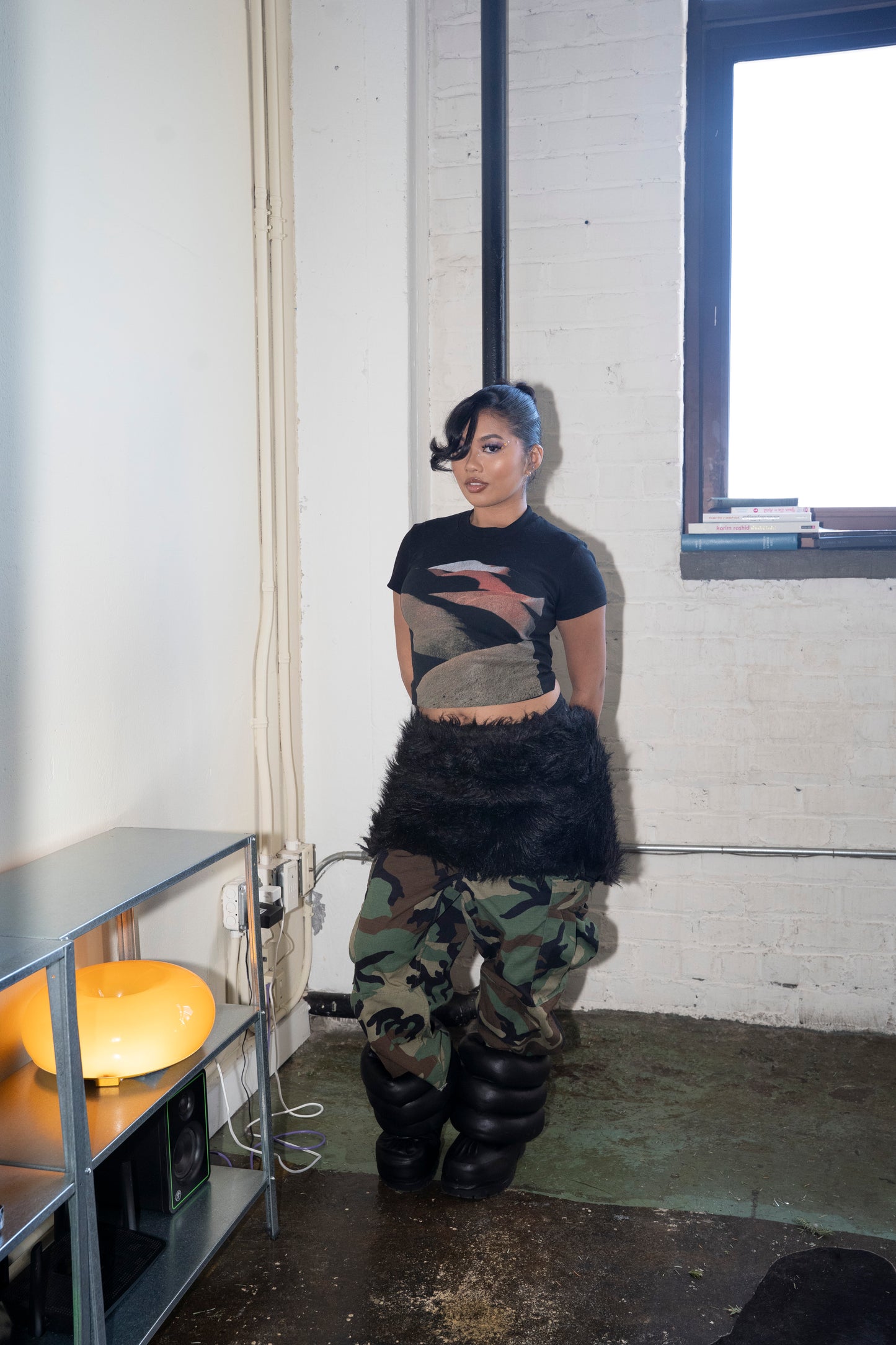 (M)OUNTAIN CREWNECK TOP